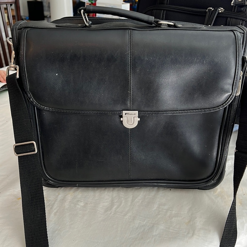 Fargus laptop bag